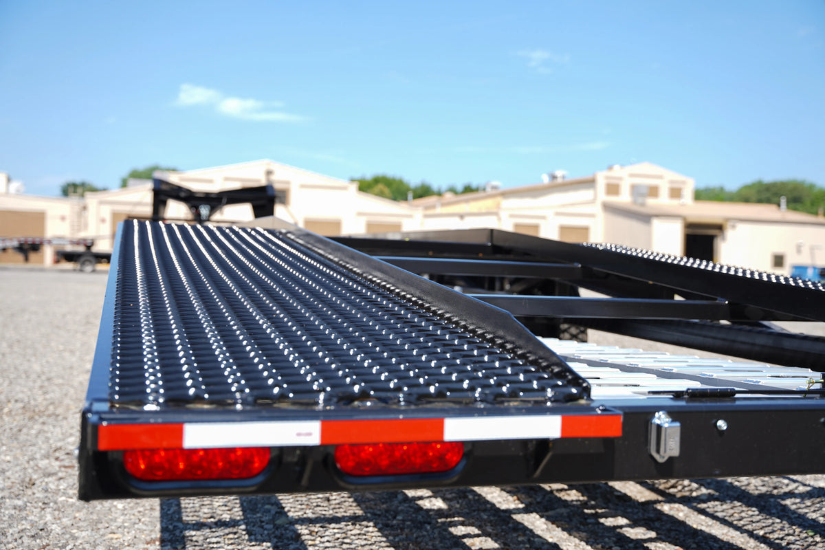 Buckeye Max Light 40' Gooseneck 2-Car Hauler