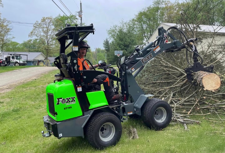 Foxx ST155 Compact Wheel Loader
