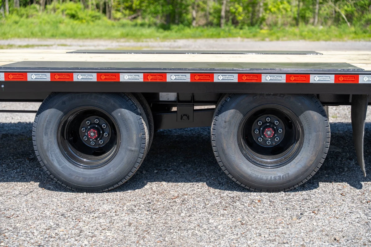 Buckeye B-MAXX GN 20K Deck-Over Gooseneck Trailer