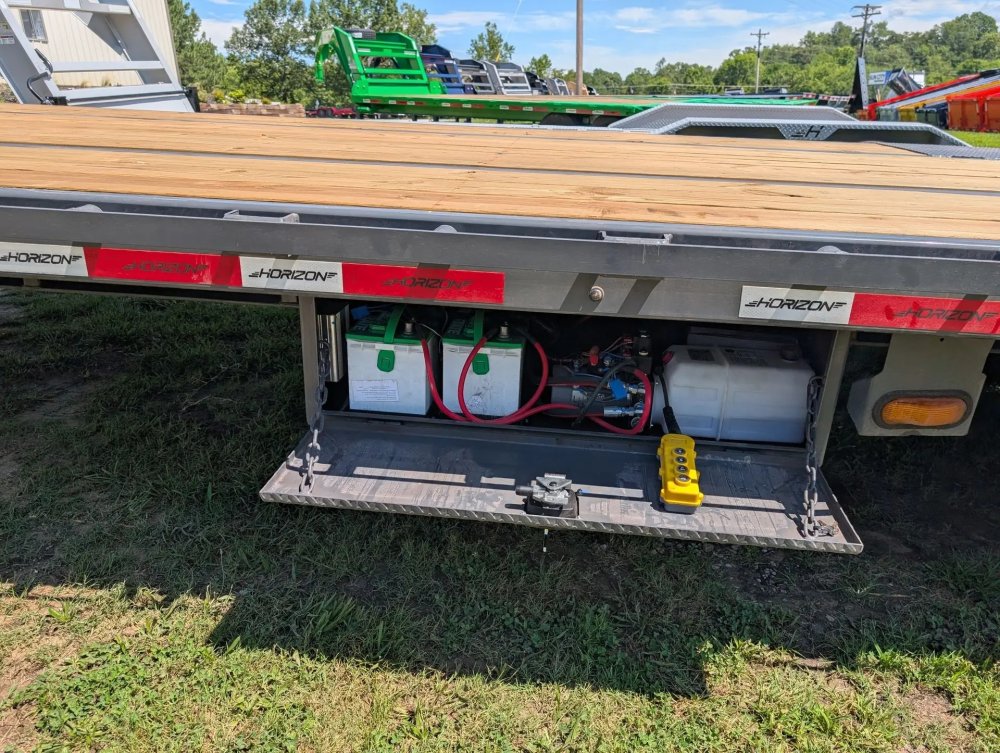 Horizon FYZ 32' Hydraulic Dovetail Gooseneck 12K (20'+12') 10432