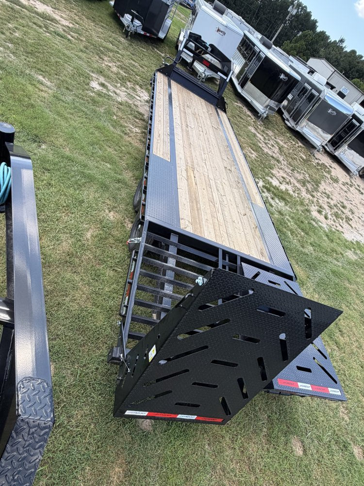 26' Horizon FTZ Gooseneck Deckover Trailer Mega Ramps - (2) 7K Axles 017696