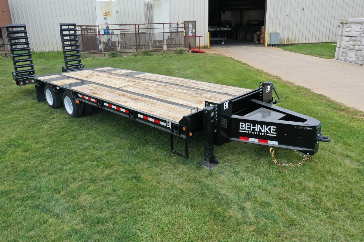 Behnke 30K Tag Trailer
