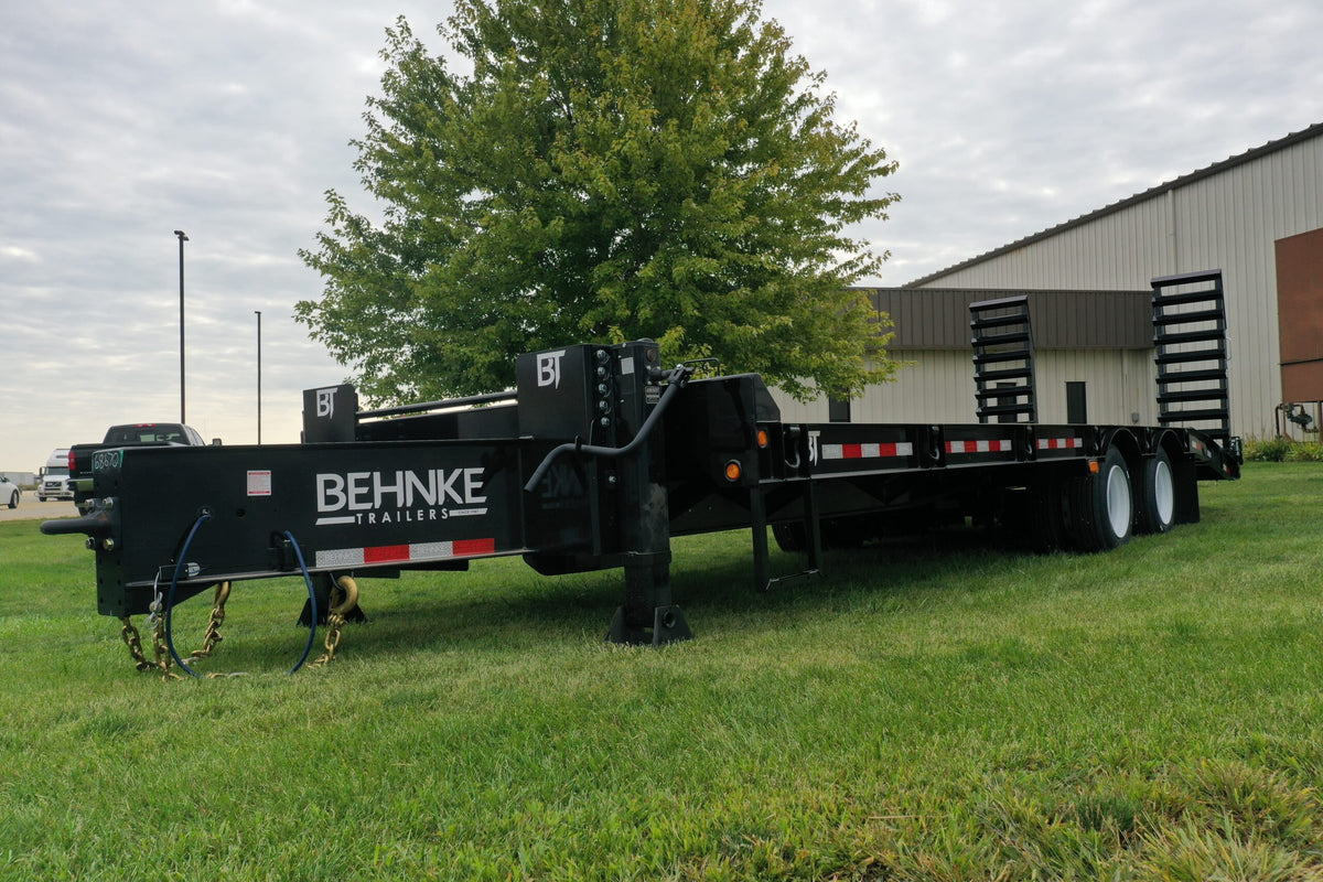 Behnke 30K Tag Trailer