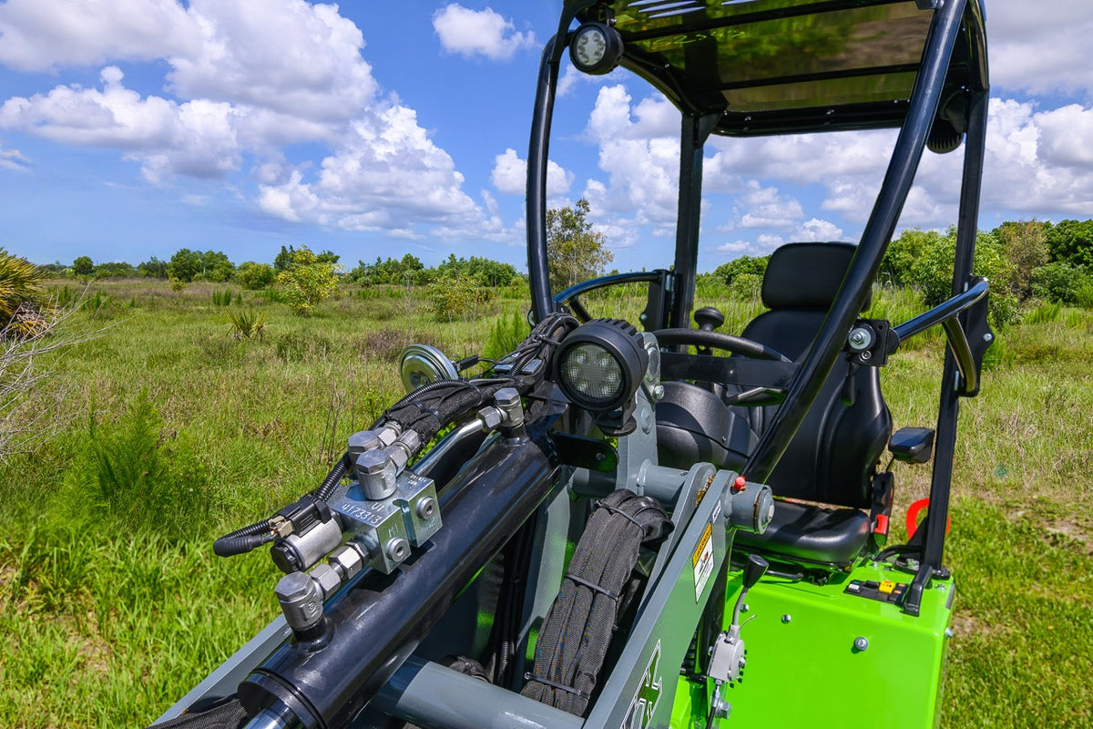Foxx ST125 Compact Wheel Loader