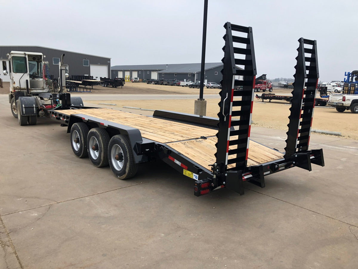 Behnke Tri-axle Structural Channel Skidloader