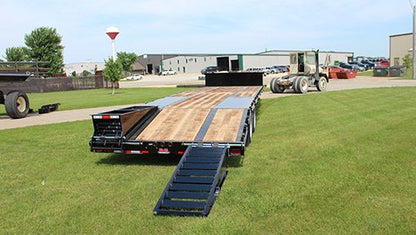 Behnke Low-Profile Over the Road Step-Deck Semi
